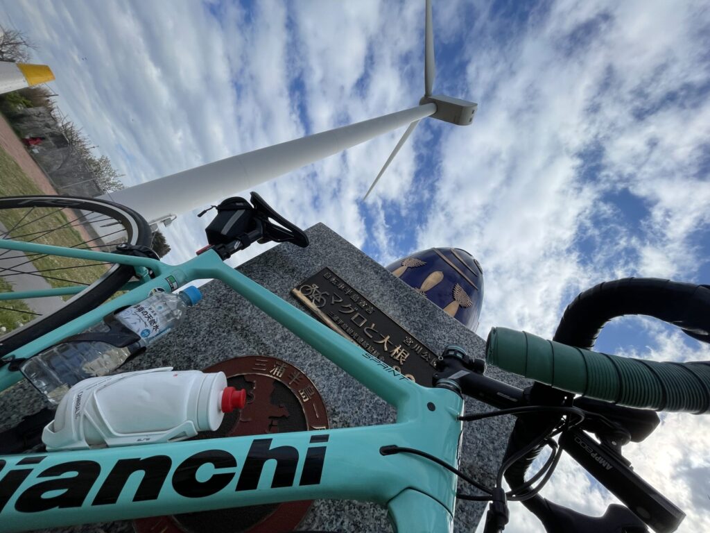 BIANCHIとマグロのモニュメント